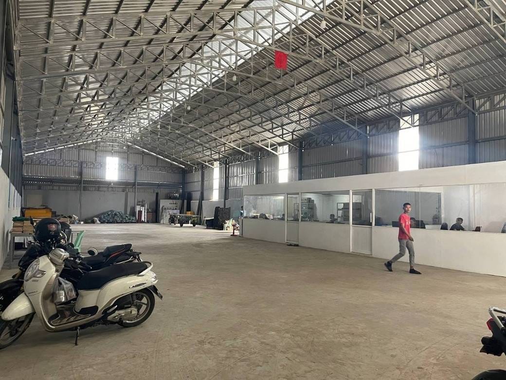 602 sqm Land Size Sklad K pronájmu