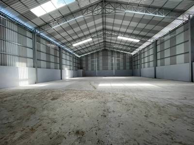 Entrepôt À louer de 600 m² de terrain