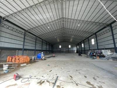 Magazyn Na wynajem o powierzchni mieszkalnej 800 m² w Sen Sok