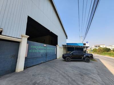 Entrepôt À vendre de 4,000 m² de terrain