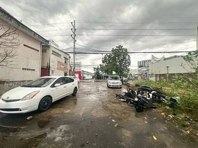 646平方米土地面积的土地出租，价格$1,800