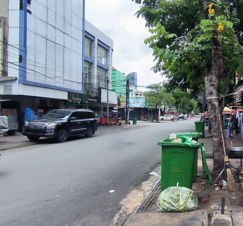 ตึกแถว สำหรับเช่า พื้นที่ใช้สอย 225 ตร.ม. ใน Daun Penh
