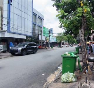 ตึกแถว สำหรับเช่า พื้นที่ใช้สอย 225 ตร.ม. ใน Daun Penh