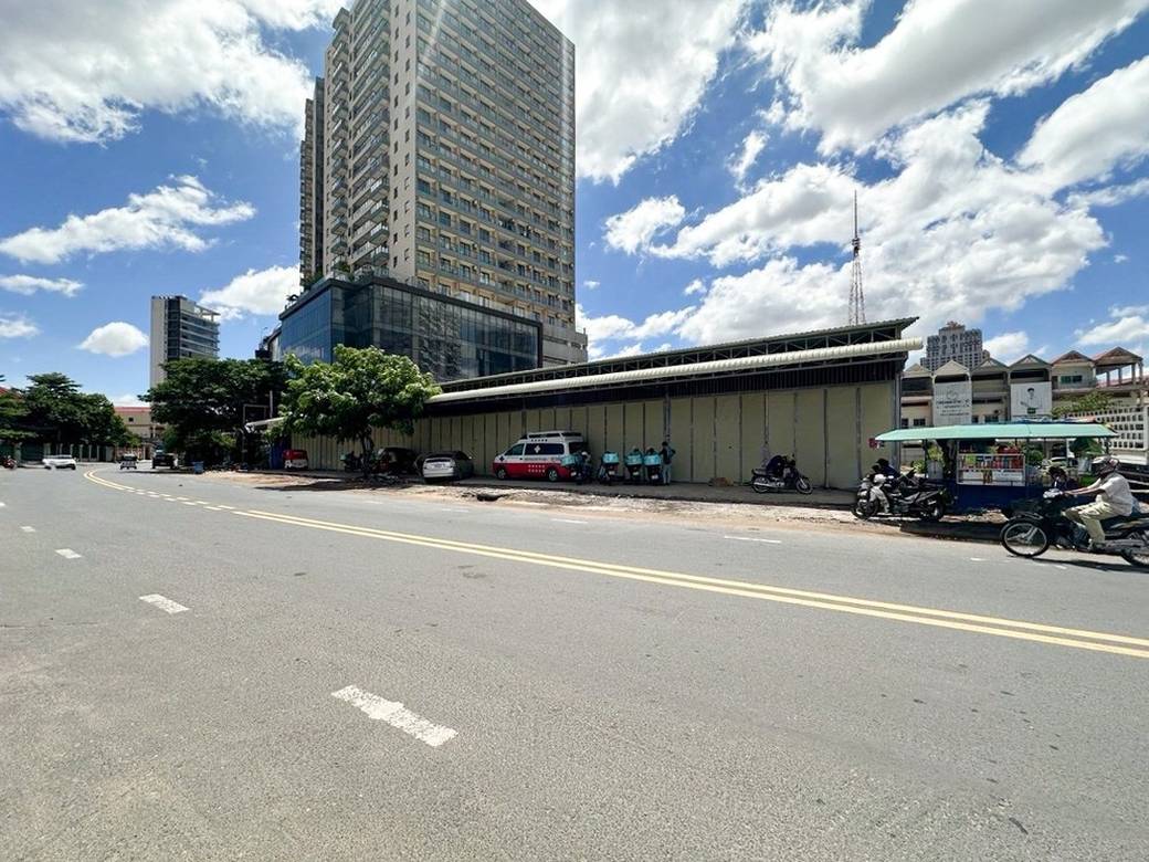 Entrepôt À louer de 224 m² de terrain