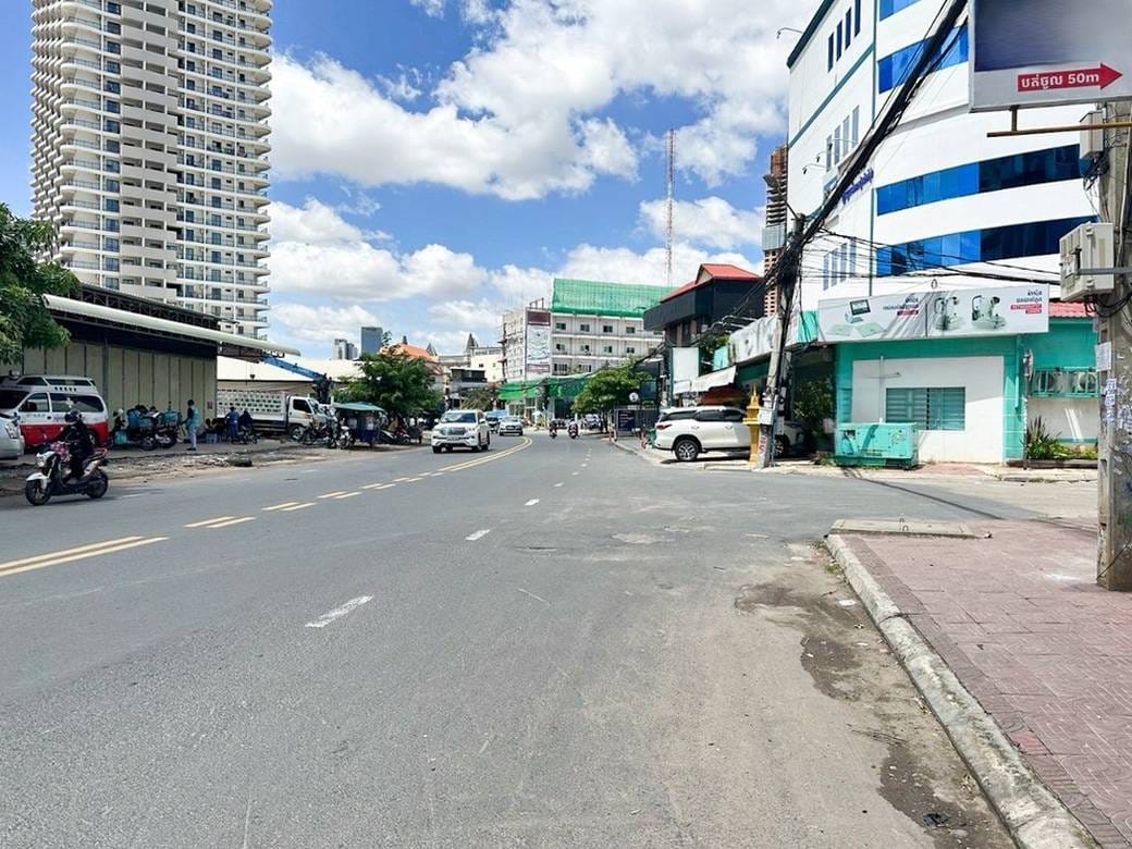 Entrepôt À louer à Toul Kork $1,800