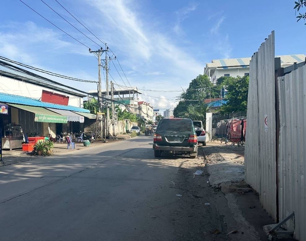 Entrepôt À louer à Russey Keo $700