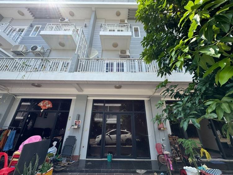 Link House For Sale in Preaek Anhchanh, Mukh Kampul, Kandal