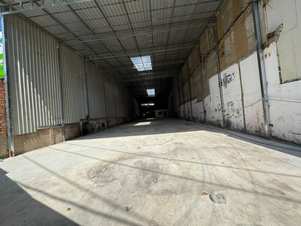 500 sqm Land Size Warehouse For Rent for $1,500