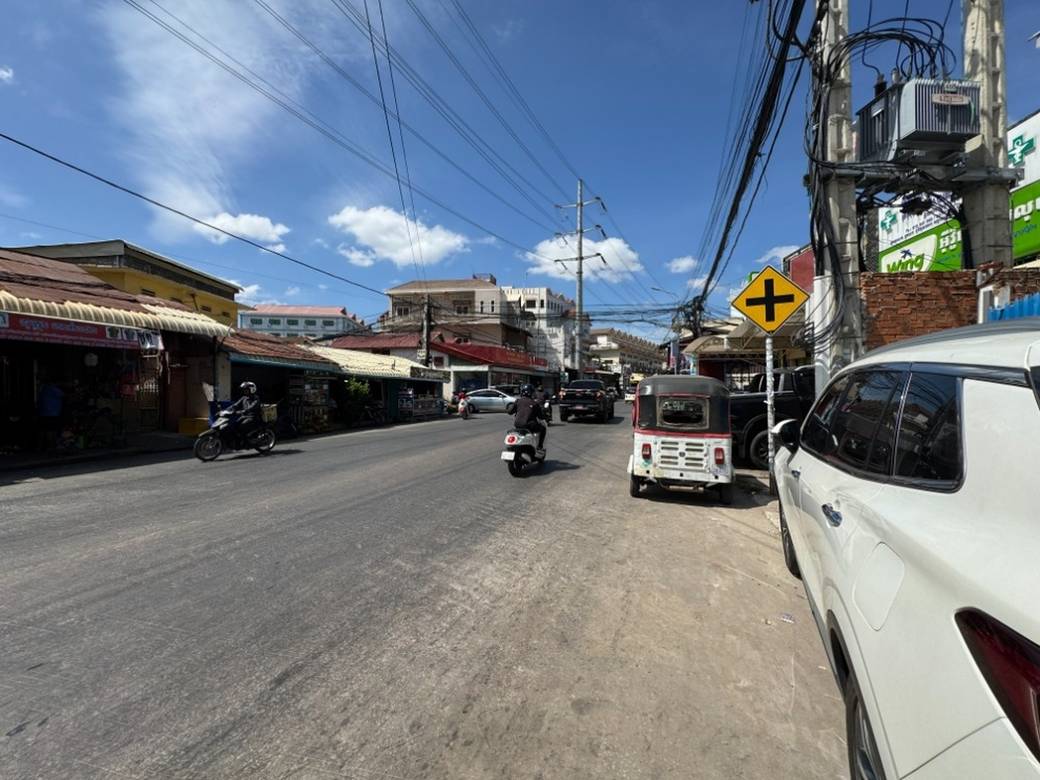 500 sqm Land Size Warehouse For Rent