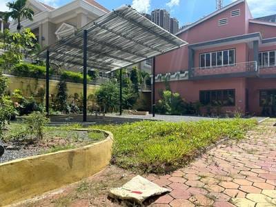800 sqm Land Size House and lot K pronájmu