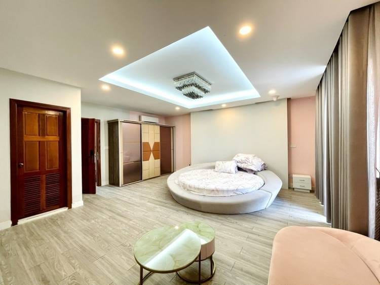 Chrang Chamres 2, Russey Keo, Phnom Penh的双子别墅出售