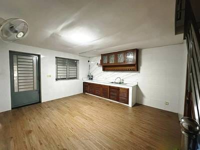 Shophouse K pronájmu in Sen Sok $750