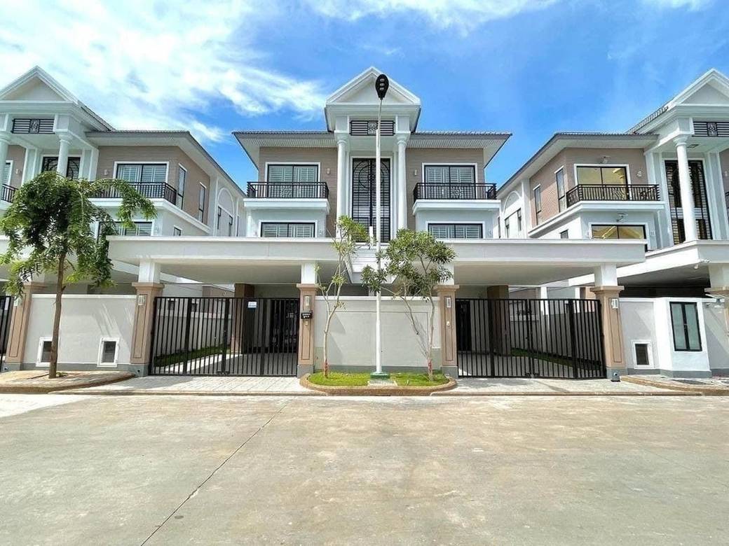 Borey Peng Huoth : The Star Diamond | 4 Bedrooms Dvojvila K pronájmu