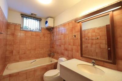 $1,100 Condo