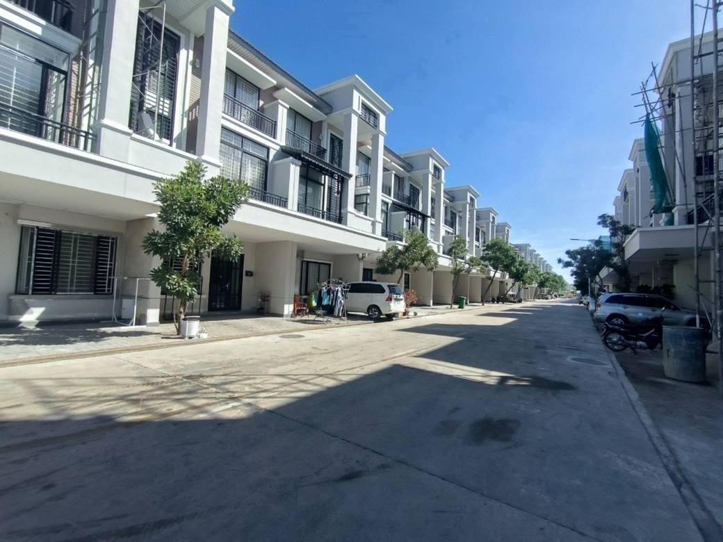 Borey Peng Huoth: The Star Mera Garden | $189,000 Vila
