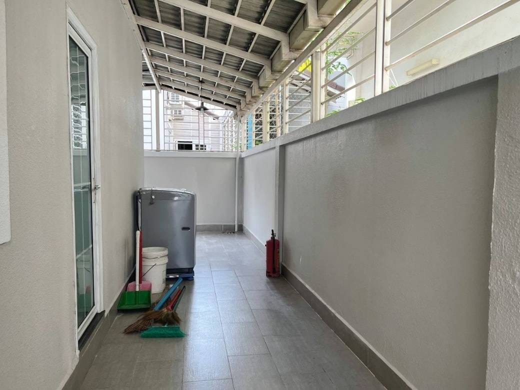 $4,200 Villa