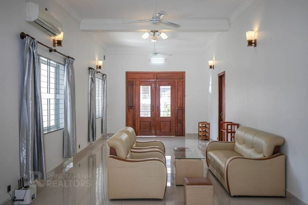 $850 Flat House