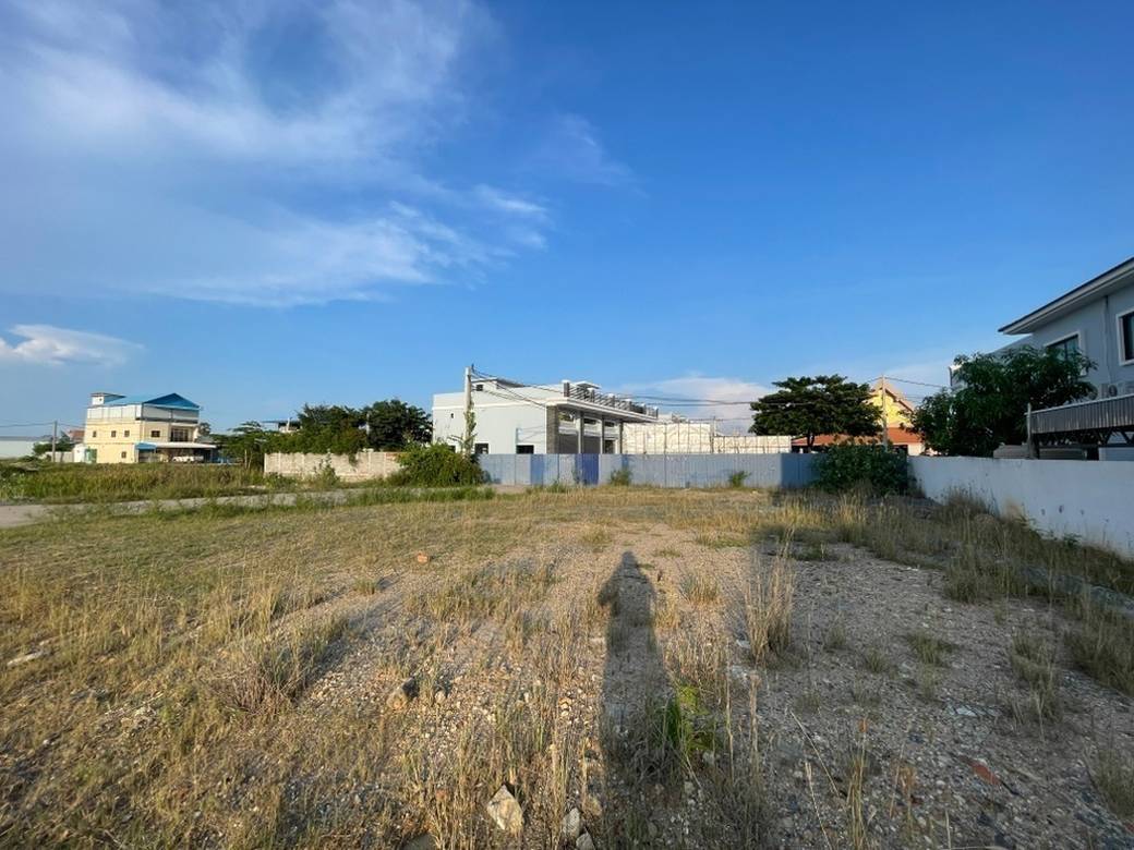 Snaor Lot For Sale in Snaor