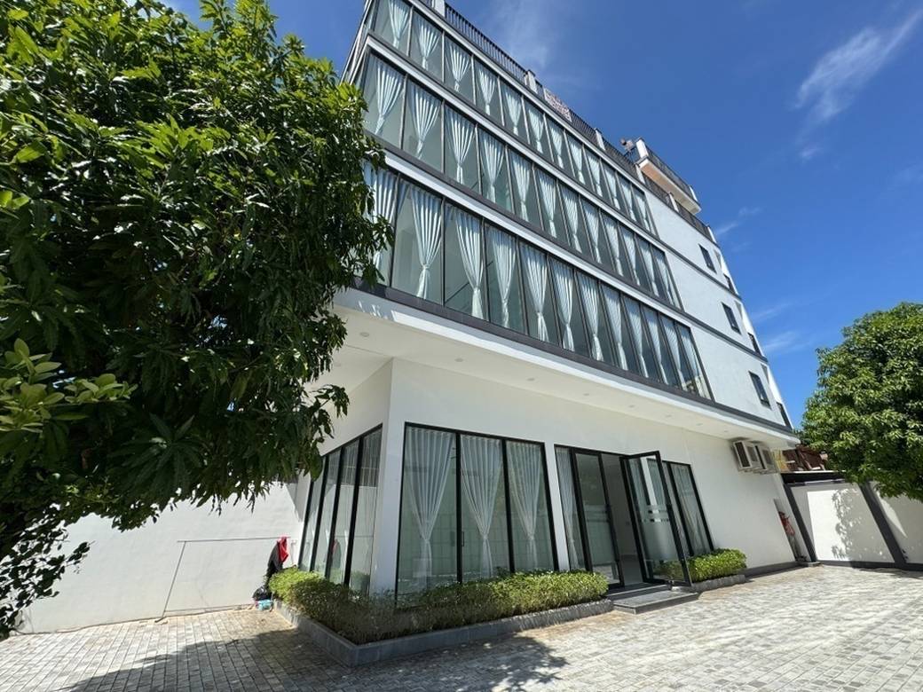 297 sqm Land Size Building For Rent