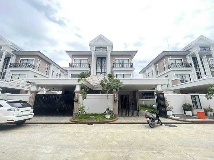 Cheung Aek, Dangkao, Phnom Penh的双子别墅出售