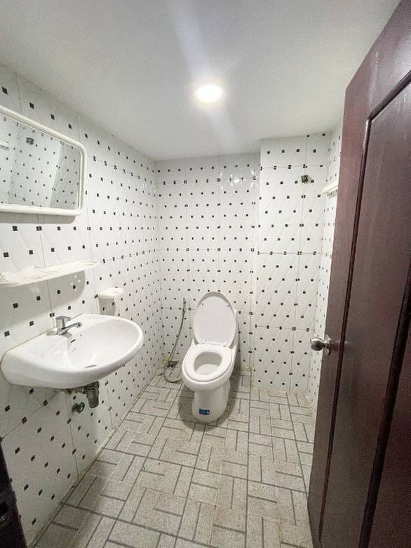 อาคาร สำหรับขาย ขนาดที่ดิน 360 ตร.ม. ราคา $1,440,000