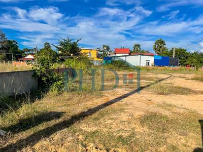 Lot À vendre de 693 m² de terrain