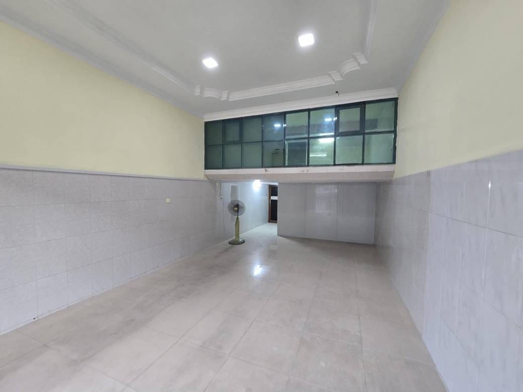 Maison-boutique For Sale & Rent avec 2 place de parking