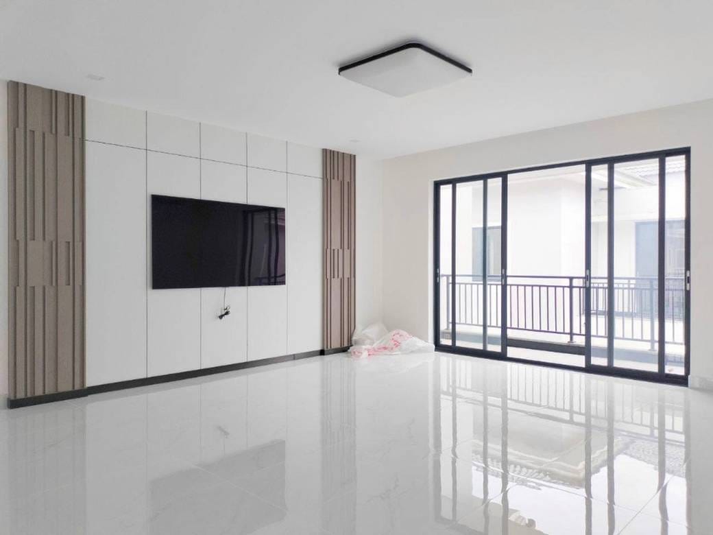 Villa For Sale in Preaek Lieb, Chroy Changvar, Phnom Penh
