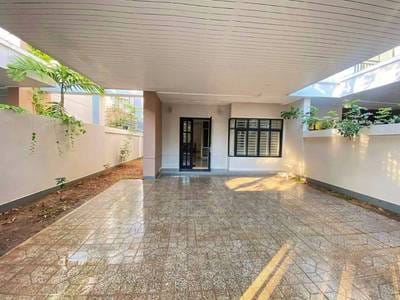 $318,000 Vila