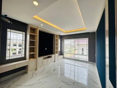 860 sqm Land Size Vila Na prodej