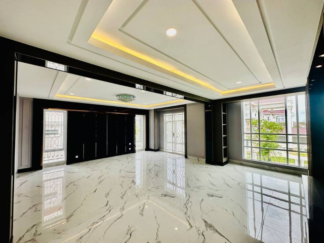 198.8 sqm Living Size Vila Na prodej in Chbar Ampov