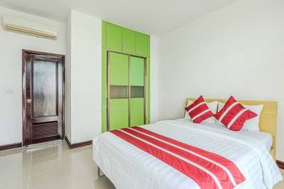 $1,200 Condo