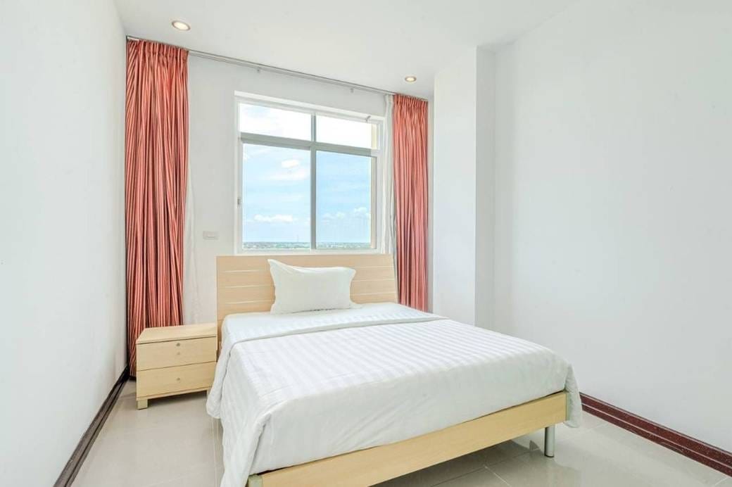 Condo À louer de 122 m² de terrain