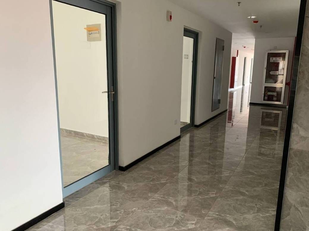 Bureaux À louer de 54.54 m² de terrain