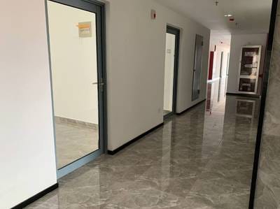 Bureaux À louer de 54.54 m² de terrain