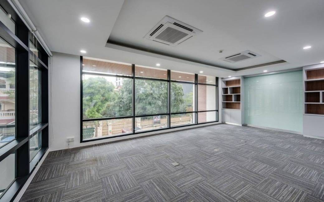 99 sqm Land Size Kanceláře K pronájmu