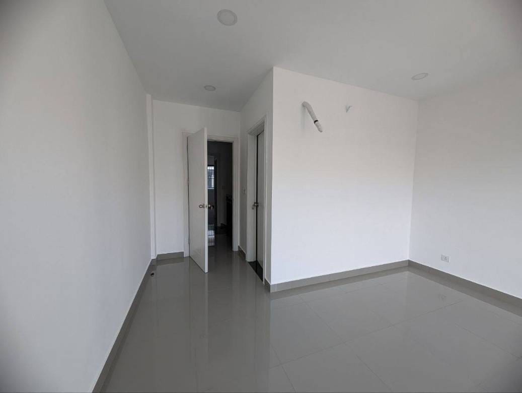 $300 Shophouse