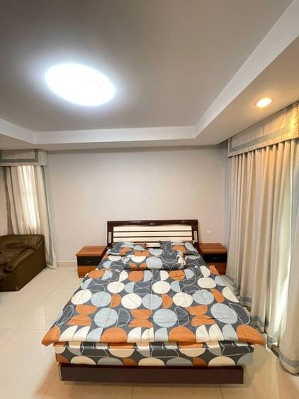 $4,500 Vila