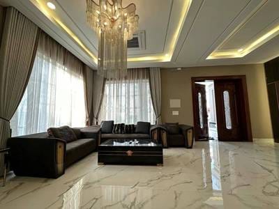 $8,800 Vila