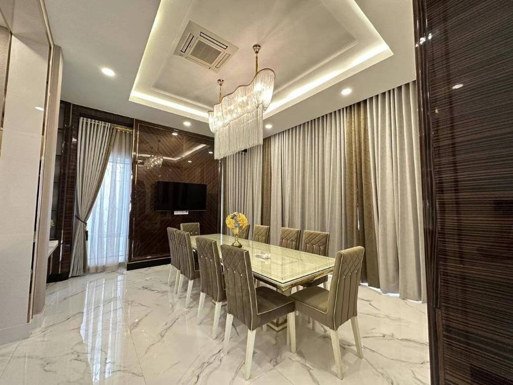 198.8 sqm Living Size Vila K pronájmu in Chbar Ampov