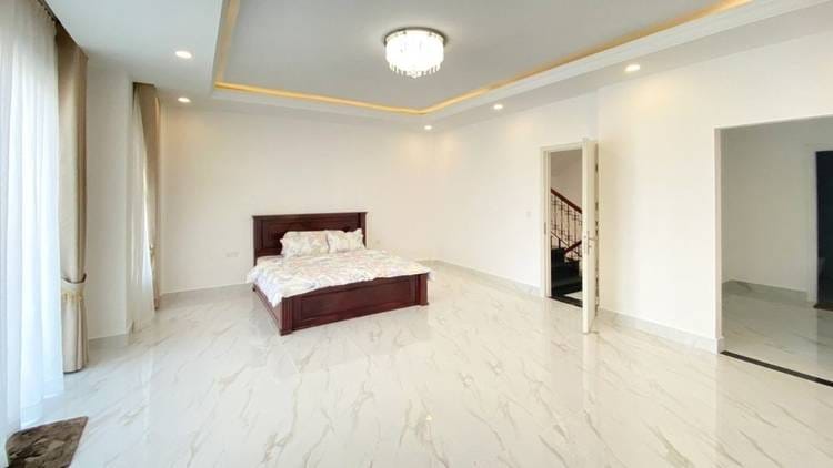 Villa For Rent in Kampong Samnanh, Ta Khmau, Kandal