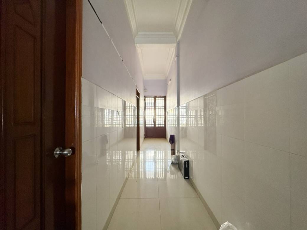 Shophouse For Sale & Rent in Toul Kork $550,000