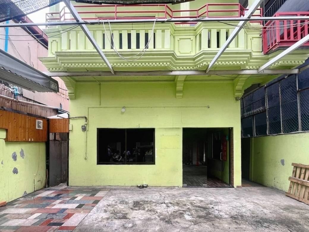 $2,700 店屋