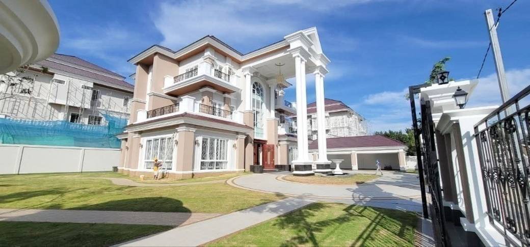Borey Peng Huoth: The Star Mera Garden | 1,820 sqm Land Size Vila Na prodej
