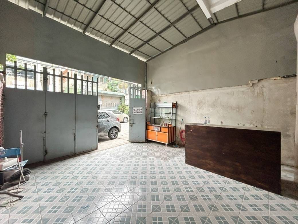 300 sqm Living Size Shophouse K pronájmu in Chamkarmon