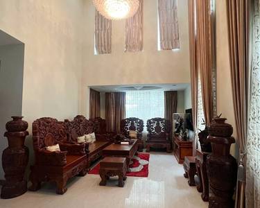 Vila K pronájmu in Chamkarmon $4,000
