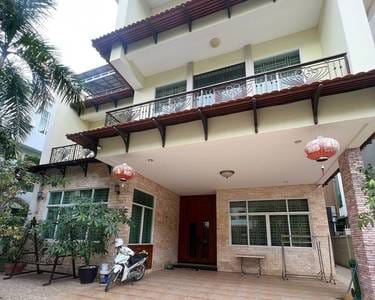 $4,000 Vila