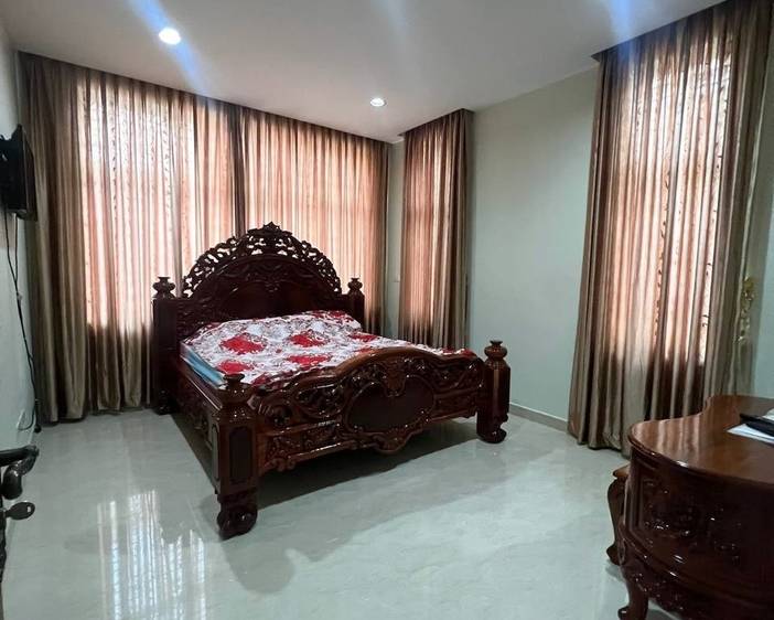 200 sqm Land Size Vila K pronájmu for $4,000