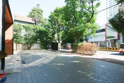 840 sqm Land Size Budova K pronájmu