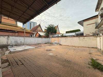 House and lot For Sale & Rent o powierzchni mieszkalnej 105 m² w Daun Penh